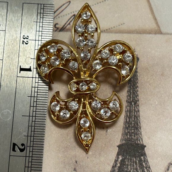 Vintage Signed Napier Fleur de Lis Gold Tone Sparkling Rhinestone Brooch Pin - Picture 3 of 6